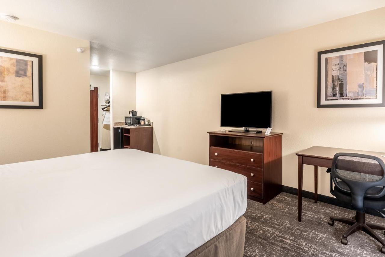Cobblestone Hotel & Suites - アンドリューズ エクステリア 写真