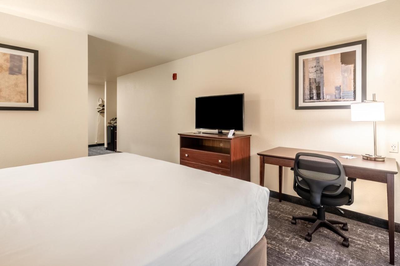 Cobblestone Hotel & Suites - アンドリューズ エクステリア 写真